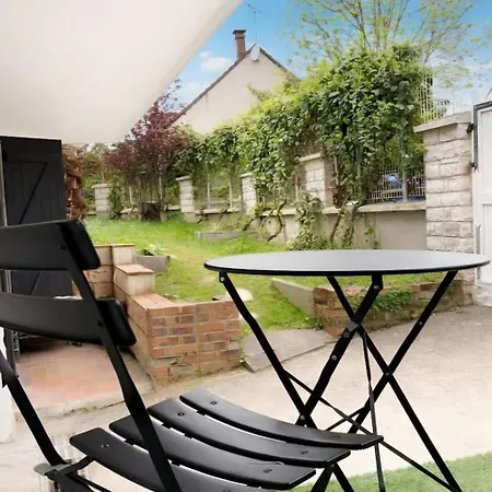Guest house Neuf Moderne & Independant - Proche Gare, Paris 3*